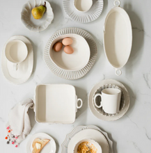 Load image into Gallery viewer, Vietri Lastra Linen Oval Platter